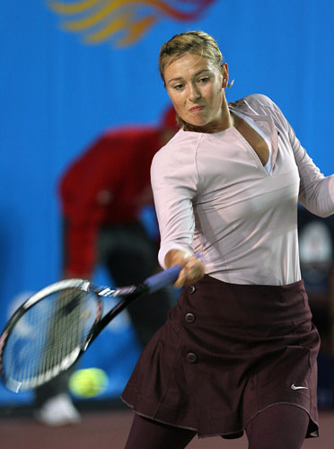 九游游戏旧版本-雄鹿不断突破！，莎拉波娃连续十场比赛得分超过出色发挥全场沸腾不已(21年篮网雄鹿g4全场回放)